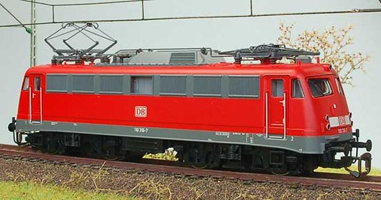 Electric locomotive BR 110.3 "Bügelfalte"<br /><a href='images/pictures/Kuehn/31420.jpg' target='_blank'>Full size image</a>
